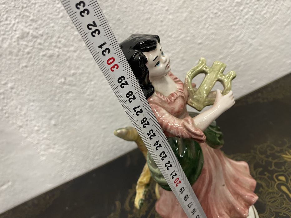 Италианска фигура от порцелан басано