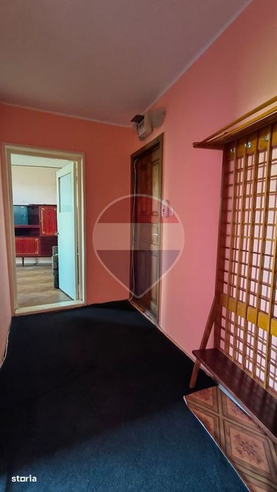 Apartament cu 3 camere de vânzare -decomandat- Micro 13, Galați
