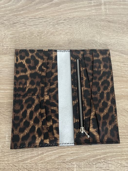 Vand portofel din piele naturala , animal print (homemade)