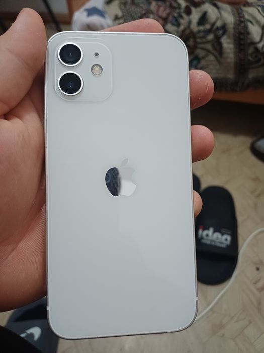 12 айфон продам срочно