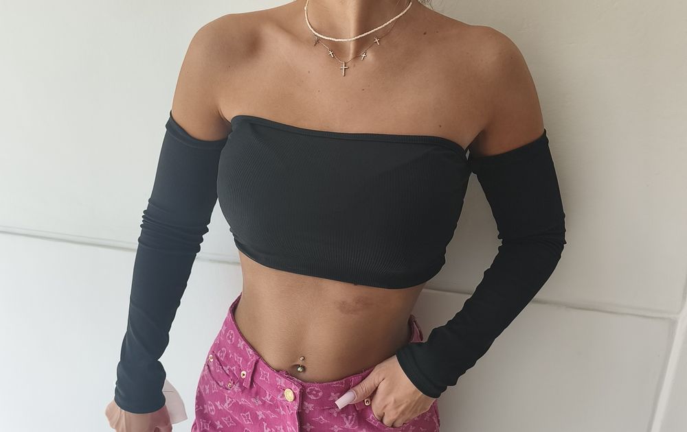 Top negru in stare perfecta