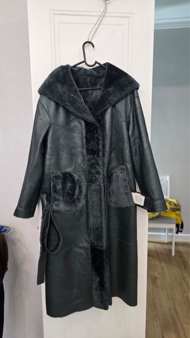 Продам дубленку шубу женскую мутон