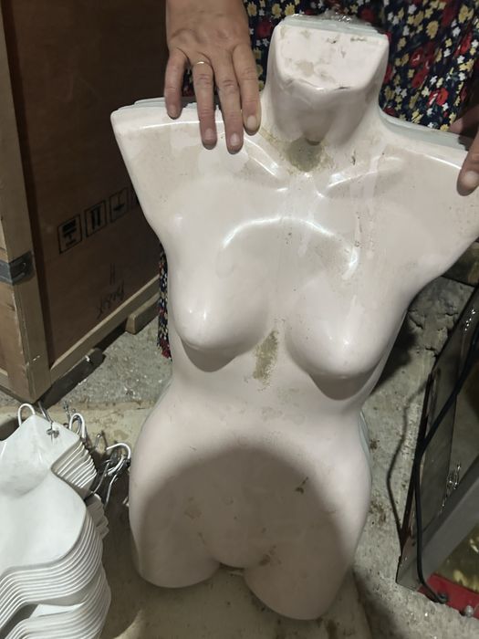 Манекендер арзан бағада беріп жеремін