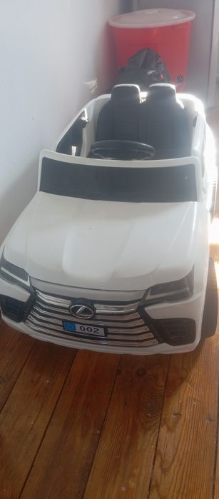 Детский автомобиль