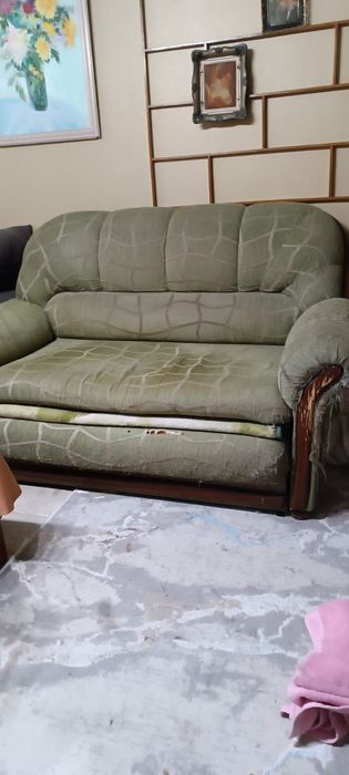 Отдам диван, производство Россия, раскладной, дерево, б/у