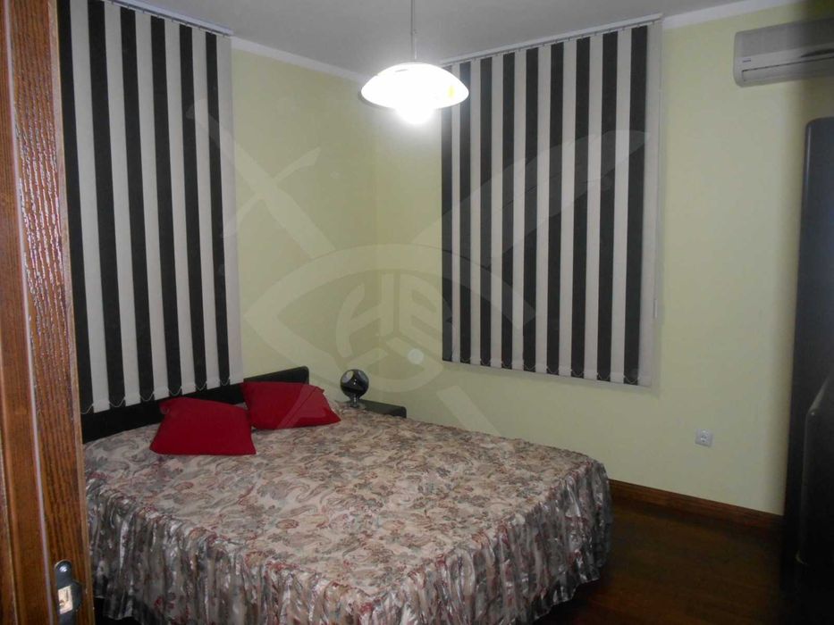 Дава се под наем Тристаен апартамент в Варна, ВИНС - 100 кв.м за 700 € - Снимка #3