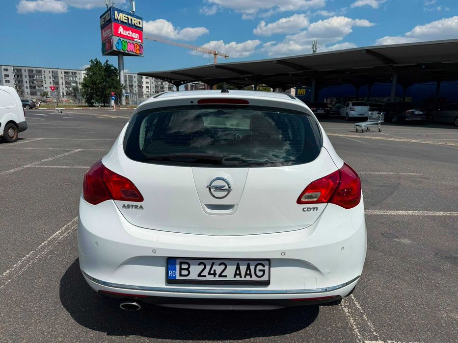 Vand Opel Astra J cutie automata