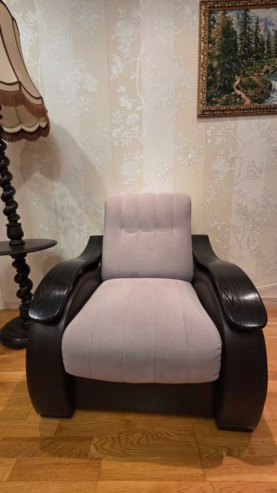 Диван и 2 кресла (мягкий уголок)