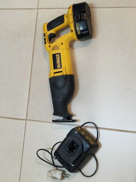 Fierastrau sabie Dewalt DW 938