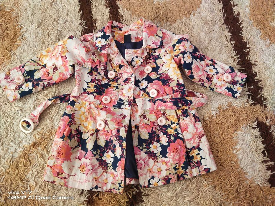 Плащ на девочку 3-5 лет