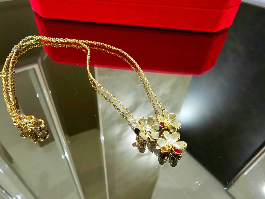 Van Cleef & Arpels VCA 3 Gold Mini Frivole Diamond Flower Дамско Колие