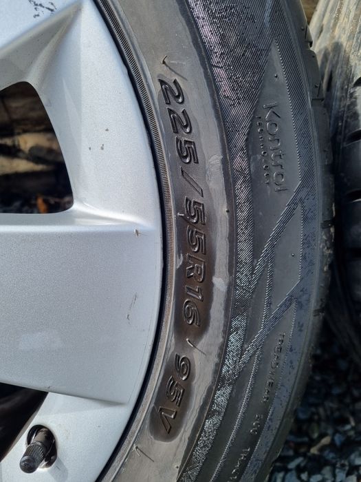 Roti BMW. SI MERCEDEZ..JANTELE sunt în stare foarte buna  bună