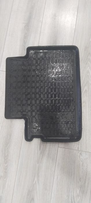 Продам полики на Kia ceed sw