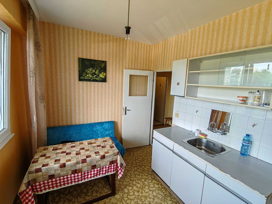 Дава се под наем Двустаен апартамент в Разград, Орел - 65 кв.м за 153 € - Снимка #2