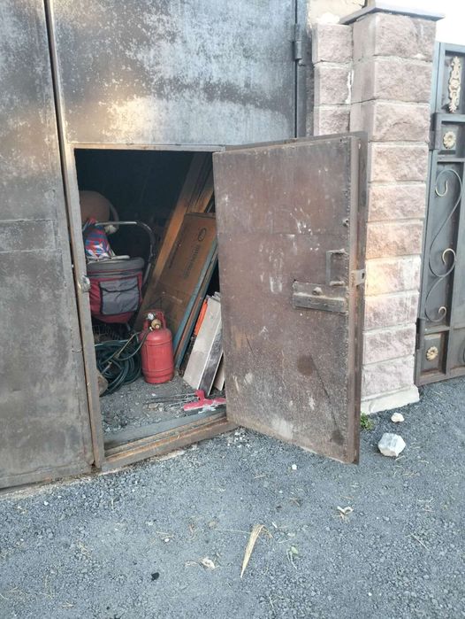 Продам ворота гаражные утепленые