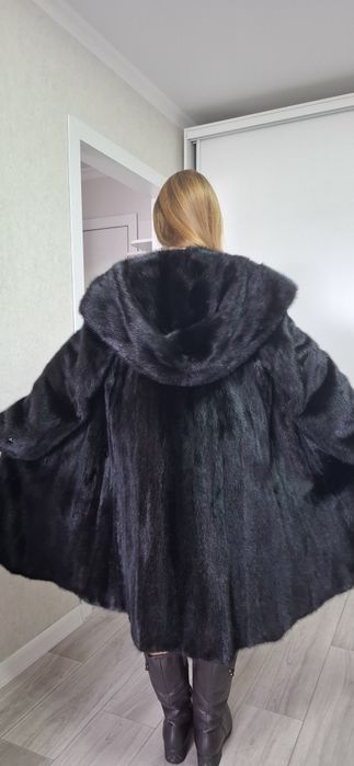 Продам норковую шубу