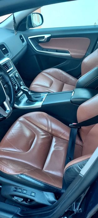 Vind volvo v60 hybrid