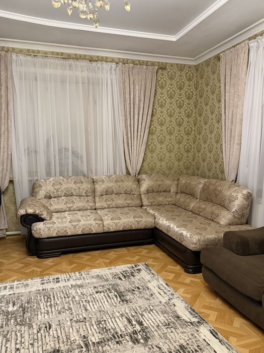 Продам диван для зала