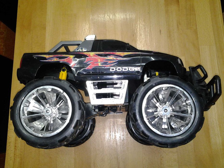 ***Dodge by Tyco | 44 x 44 cm | masinuta copii