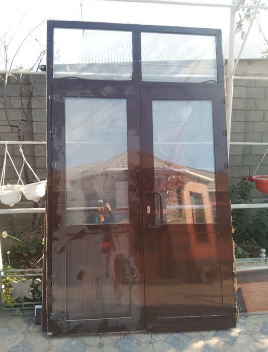 Продам двери алюминевые