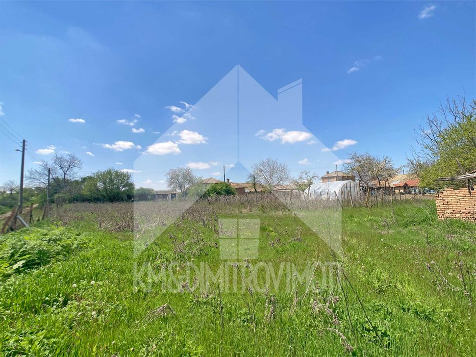 ТОП ОФЕРТА! Продава равен ПАРЦЕЛ 1,3 ДКА с лозе в с. Изворник.