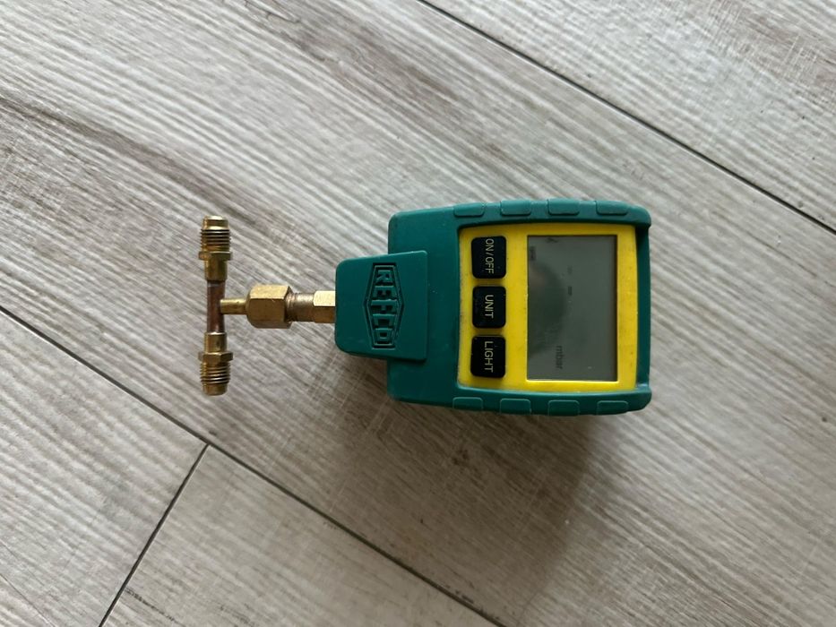 Vacumetru  si refco testo