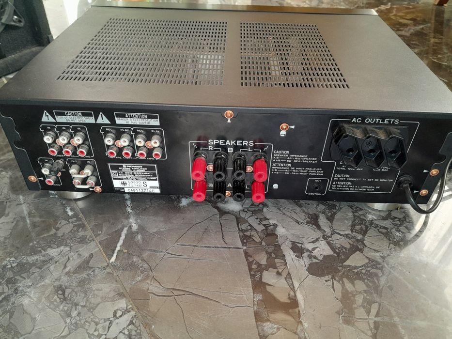 Vând boxe cu amplificator