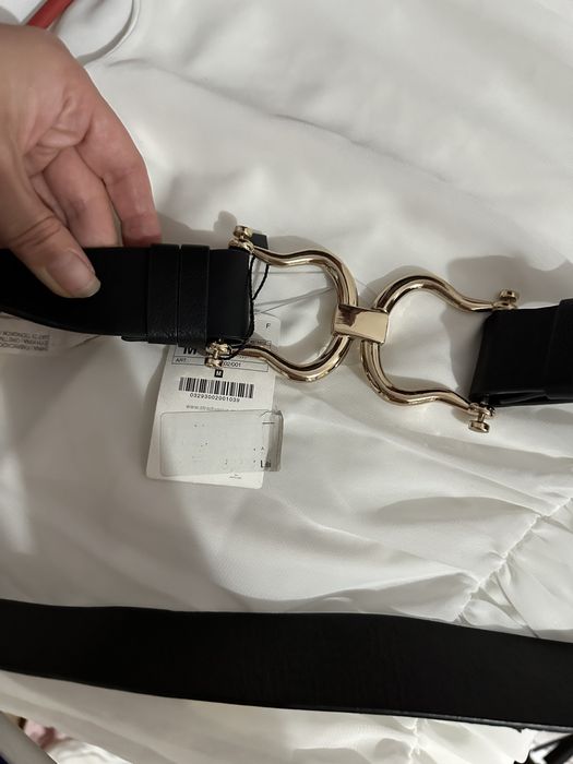 Rochie alba, cureaua cadou