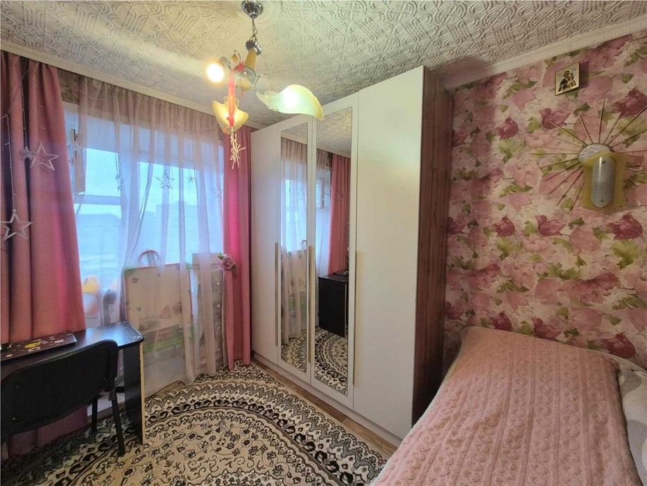 Продам 3 комн квартиру на 7 мкр