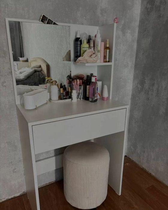 Туалетный столик