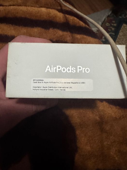 AirPods Pro 2 cu carcasă MagSafe