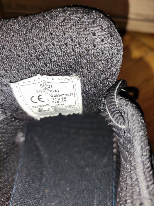 Продавам чисто нови работни обувки без защита