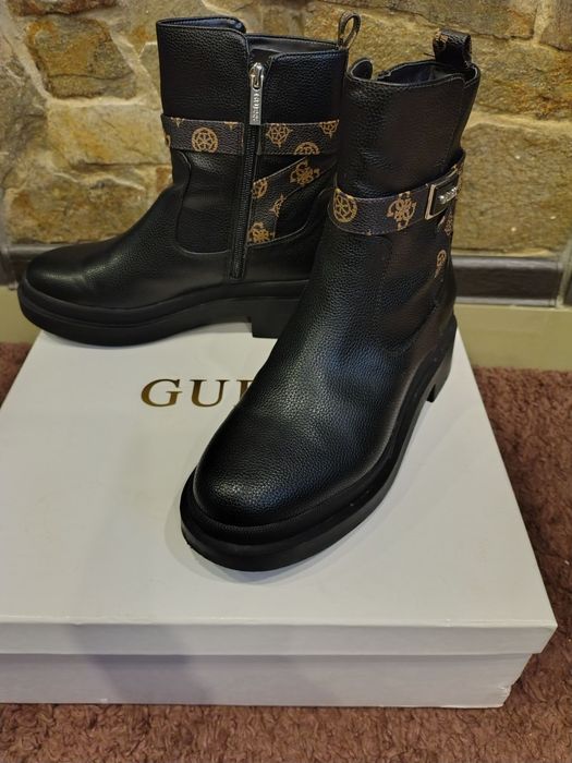 Нови Оригинални GUESS Боти Ovelle от еко кожа