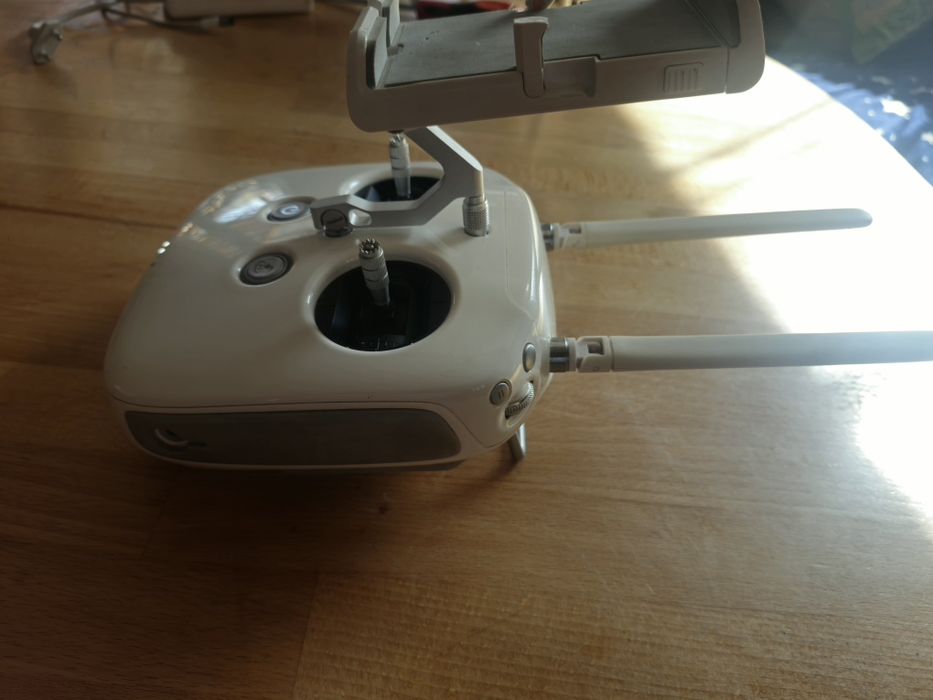 Dji phantom 4 controller