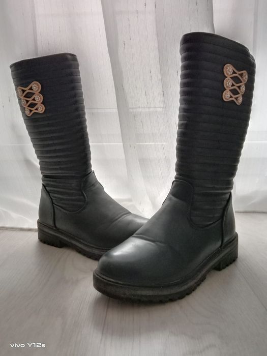 Продам зимние сапоги