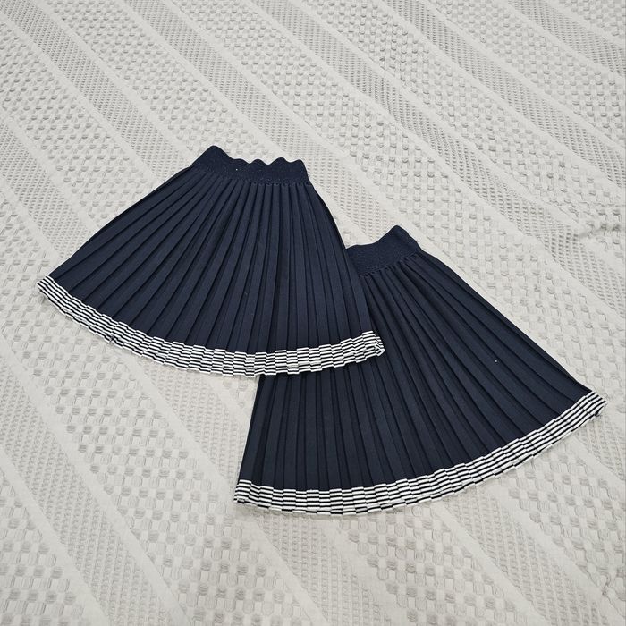 Продам школьные юбки