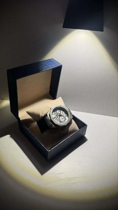 Сағат/HUBLOT Час