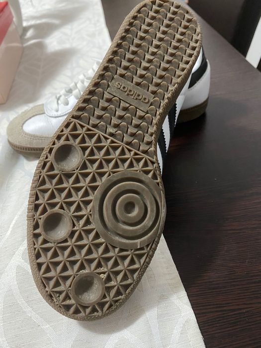 Incaltaminte purtată o singură dată