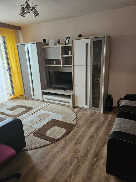 Decomandat, două camere, Lăpuș Electroputere Mall