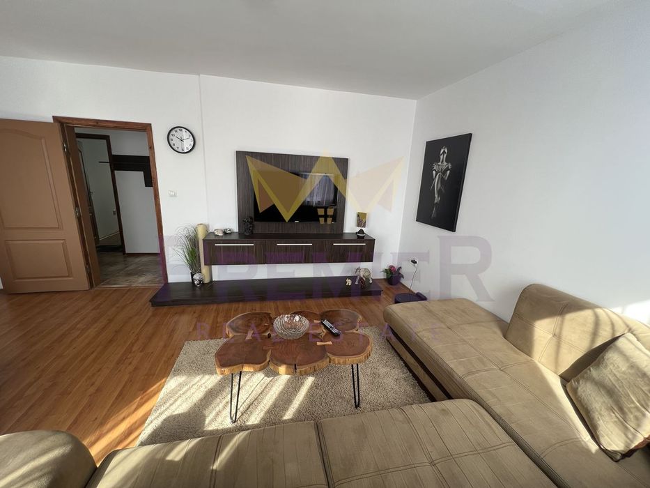 Дава се под наем Тристаен апартамент в Варна, Колхозен пазар - 110 кв.м за 612 € - Снимка #6