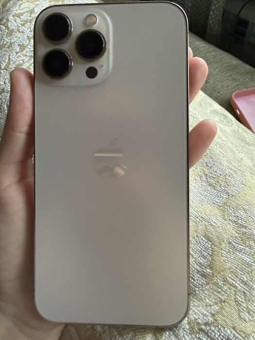 Продаю айфон 13 про макс