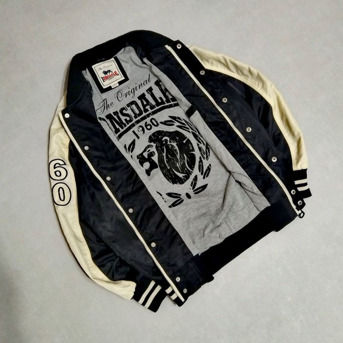 Бомбер lonsdale .