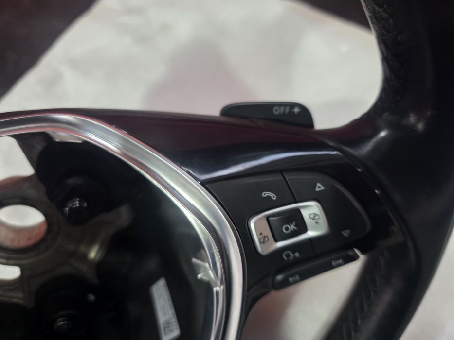 Volan Multifuncțional VW Golf 7 / Passat B8 Original Piele,Comenz,Padelei