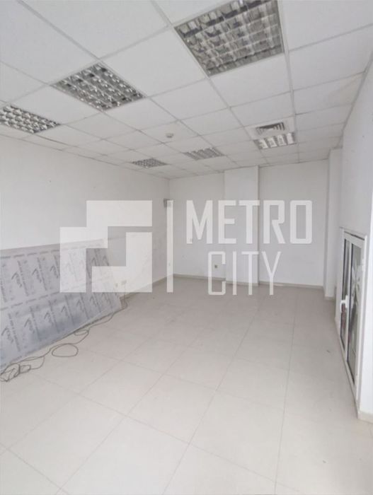 Дава се под наем Офис в София, Младост 3 - 40 кв.м за 250 € - Снимка #2