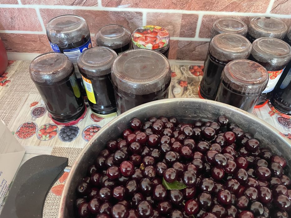 Dulceață de cirese amare