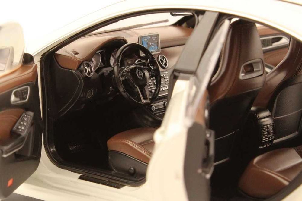 1:18 Mercedes-Benz CLA-Class cirrus white.