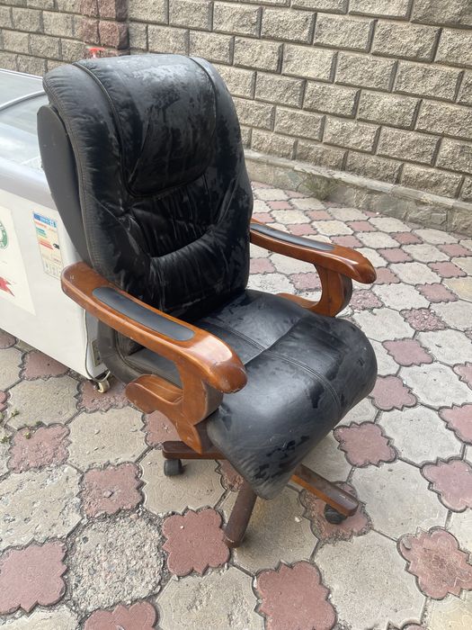 Кресло удобное черное