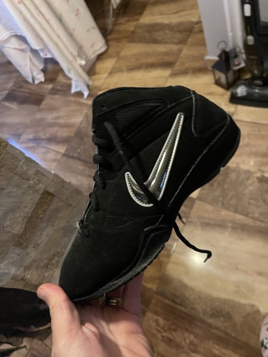 Adidas Nike.