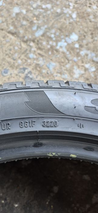 2 anvelope iarna Pirelli 245/45/21,dot 2020.Pretul este pe bucata