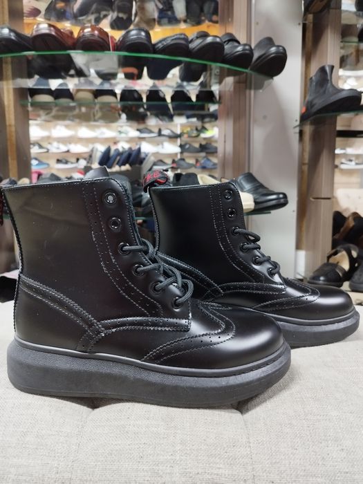 Дамски боти по 20 лв.